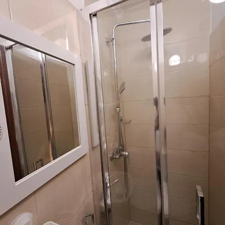 Local 4 Dreams Guest house *