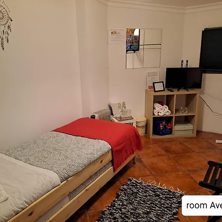 Local 4 Dreams Guest house *